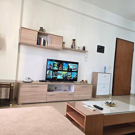 Modern , Quiet , Family Friendly & Fully Furnished Apartment Vlorë 外观 照片
