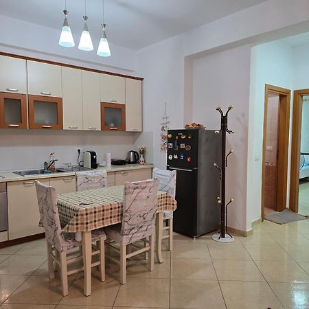 Modern , Quiet , Family Friendly & Fully Furnished Apartment Vlorë 外观 照片
