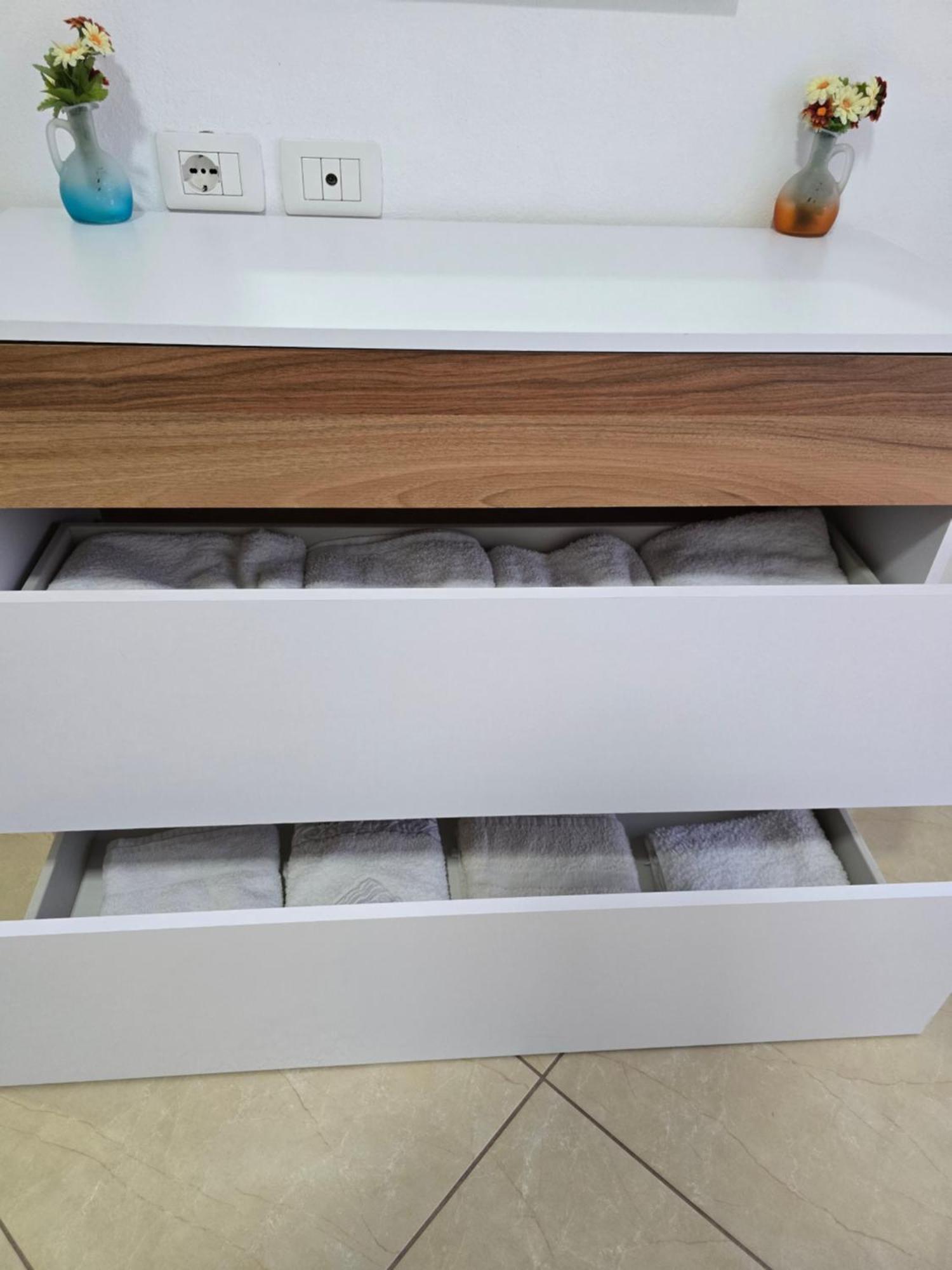 Modern , Quiet , Family Friendly & Fully Furnished Apartment Vlorë 外观 照片